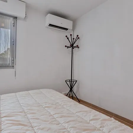 Apartment Estivales 2 *