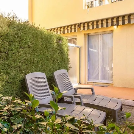Apartment Estivales 2 *