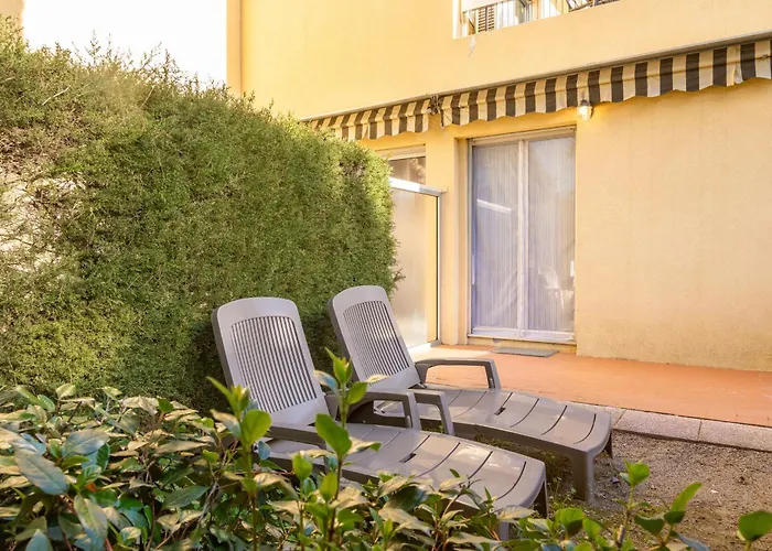 아파트 Estivales 2 *